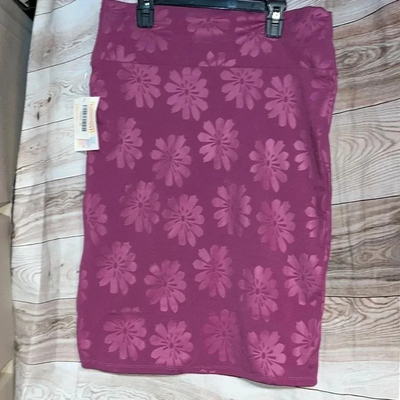 NEW woman’s skirt size medium - Picture 1 of 1